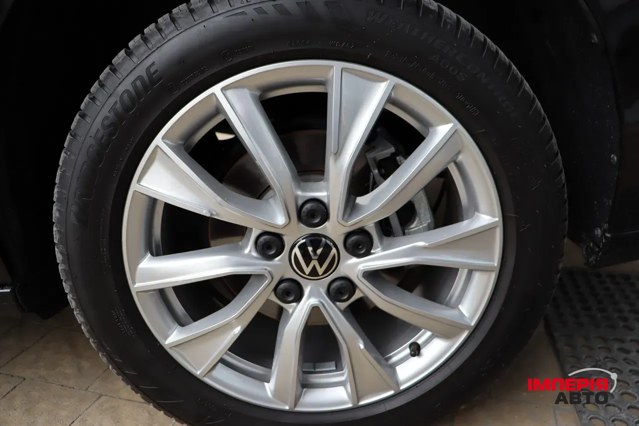 Volkswagen Multivan - фото 8