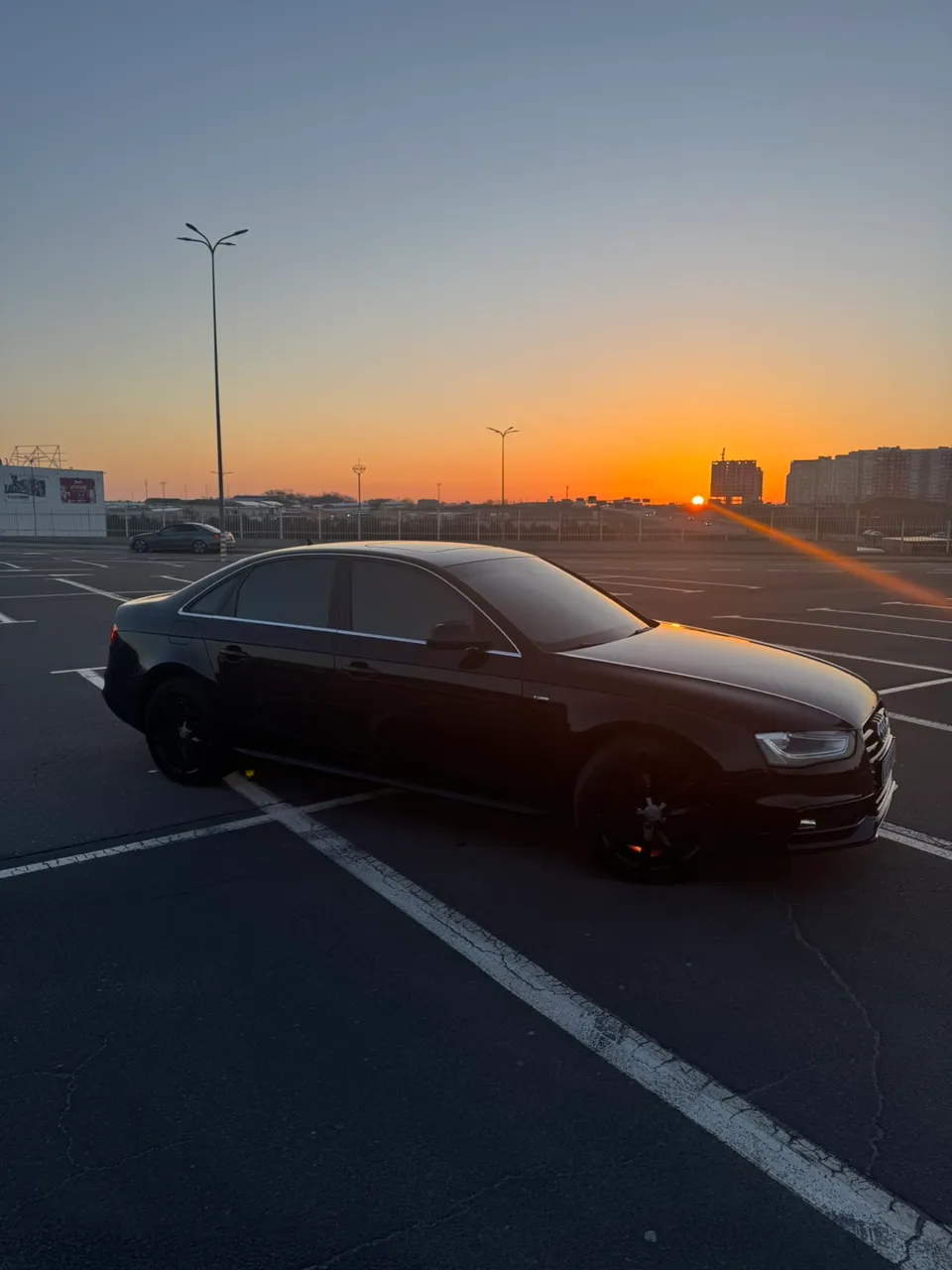 Audi A4 - фото 5