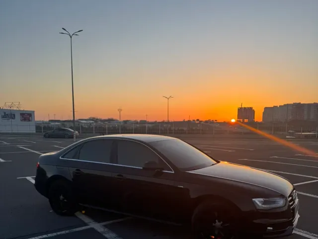 Audi A4 - фото 5