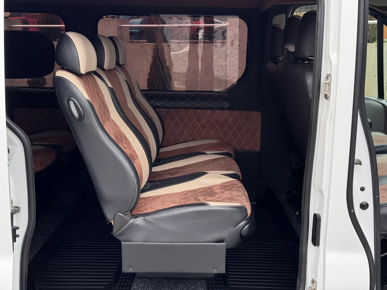 Opel Vivaro - фото 36