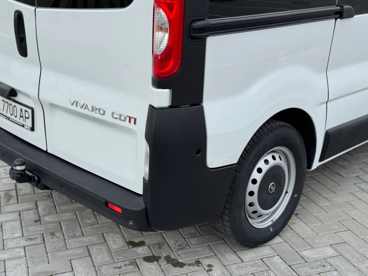 Opel Vivaro - фото 17