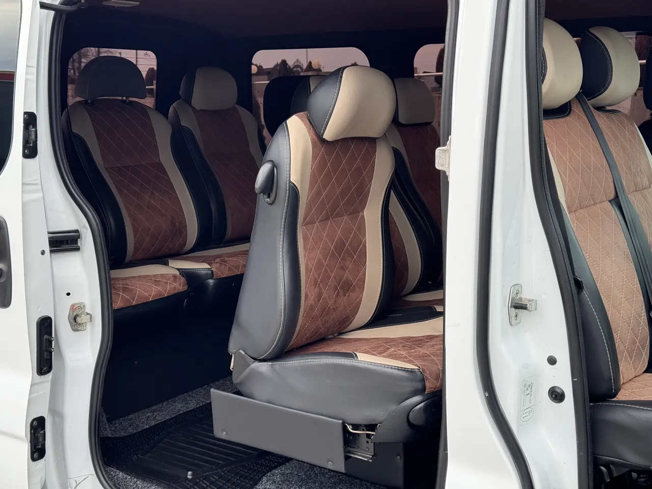 Opel Vivaro - фото 41