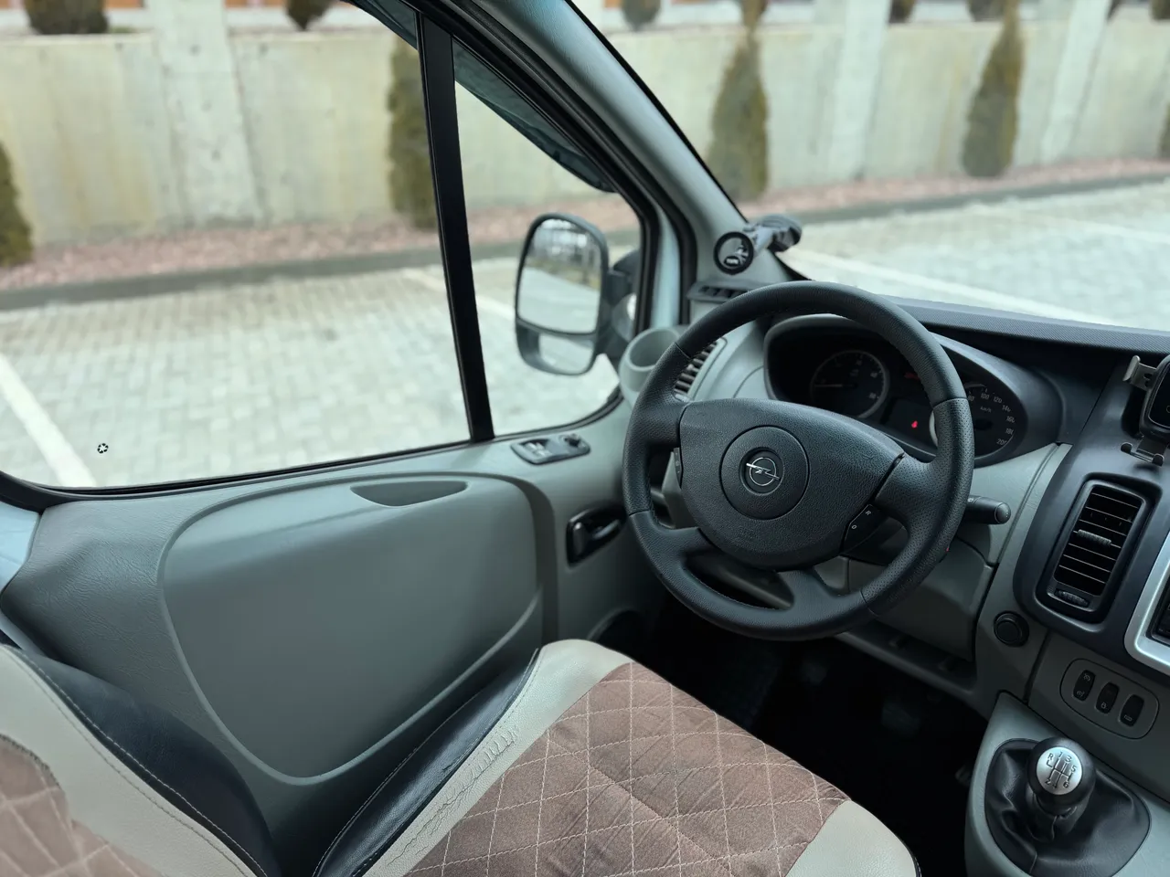 Opel Vivaro - фото 46