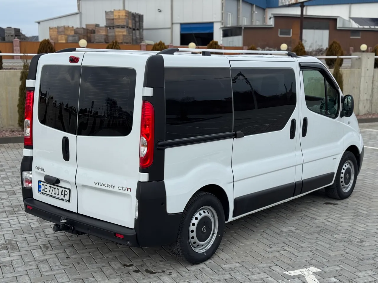 Opel Vivaro - фото 7
