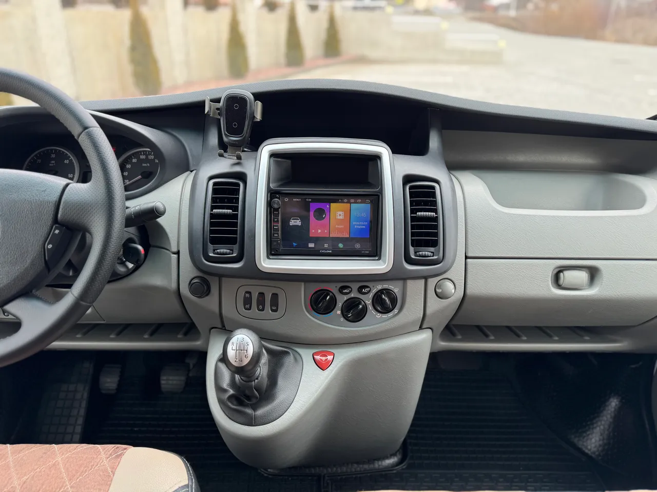 Opel Vivaro - фото 42