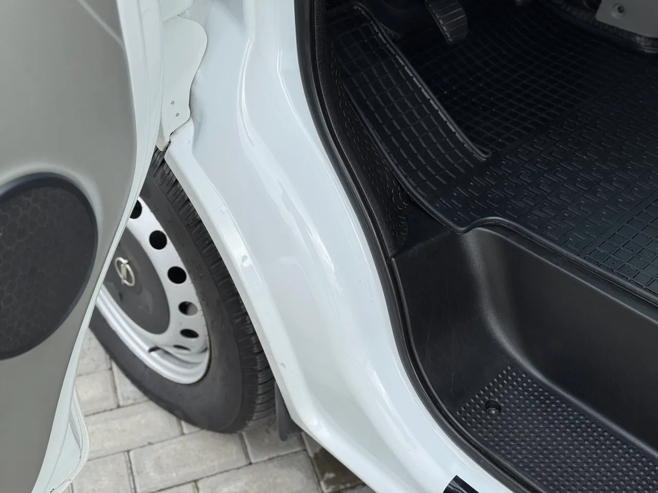 Opel Vivaro - фото 21