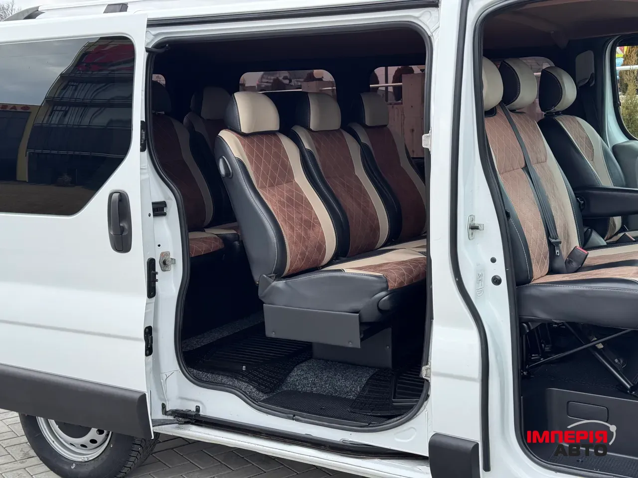 Opel Vivaro - фото 37