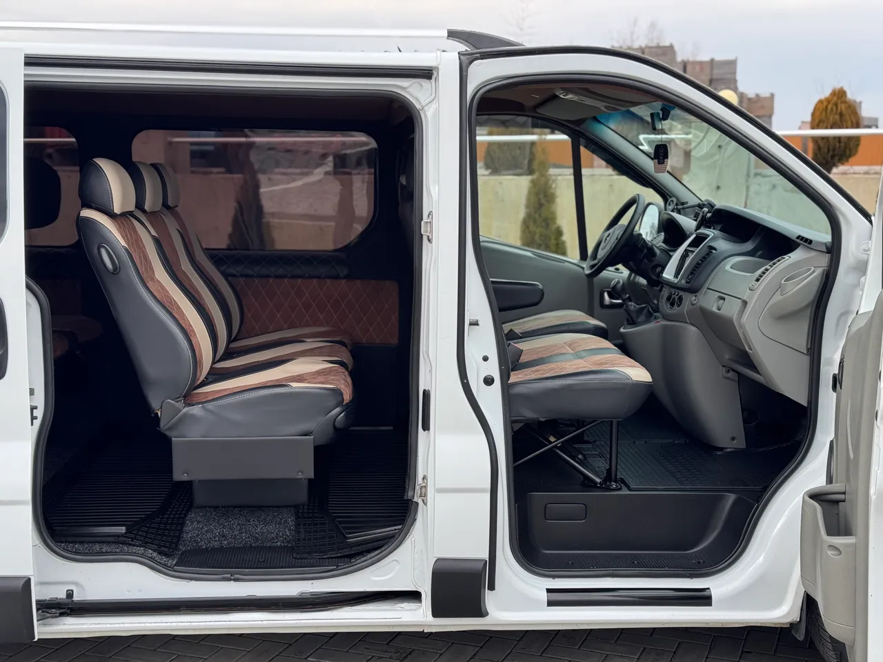 Opel Vivaro - фото 38