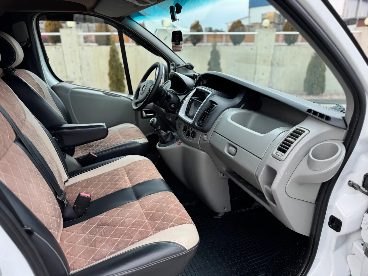 Opel Vivaro - фото 35