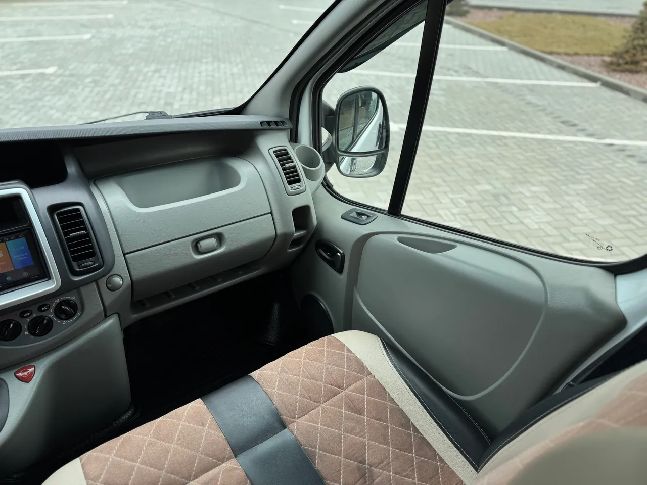 Opel Vivaro - фото 47