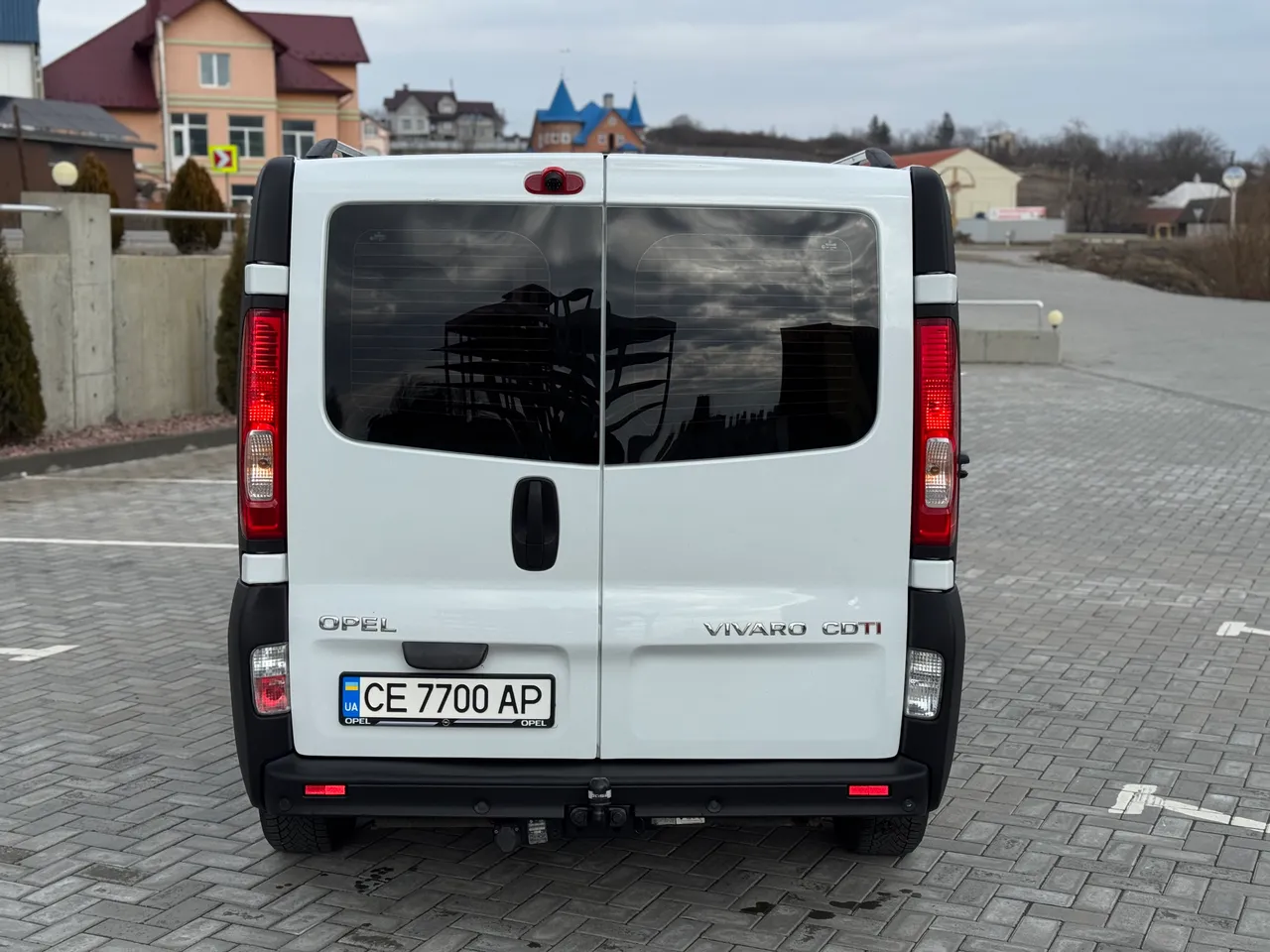 Opel Vivaro - фото 8