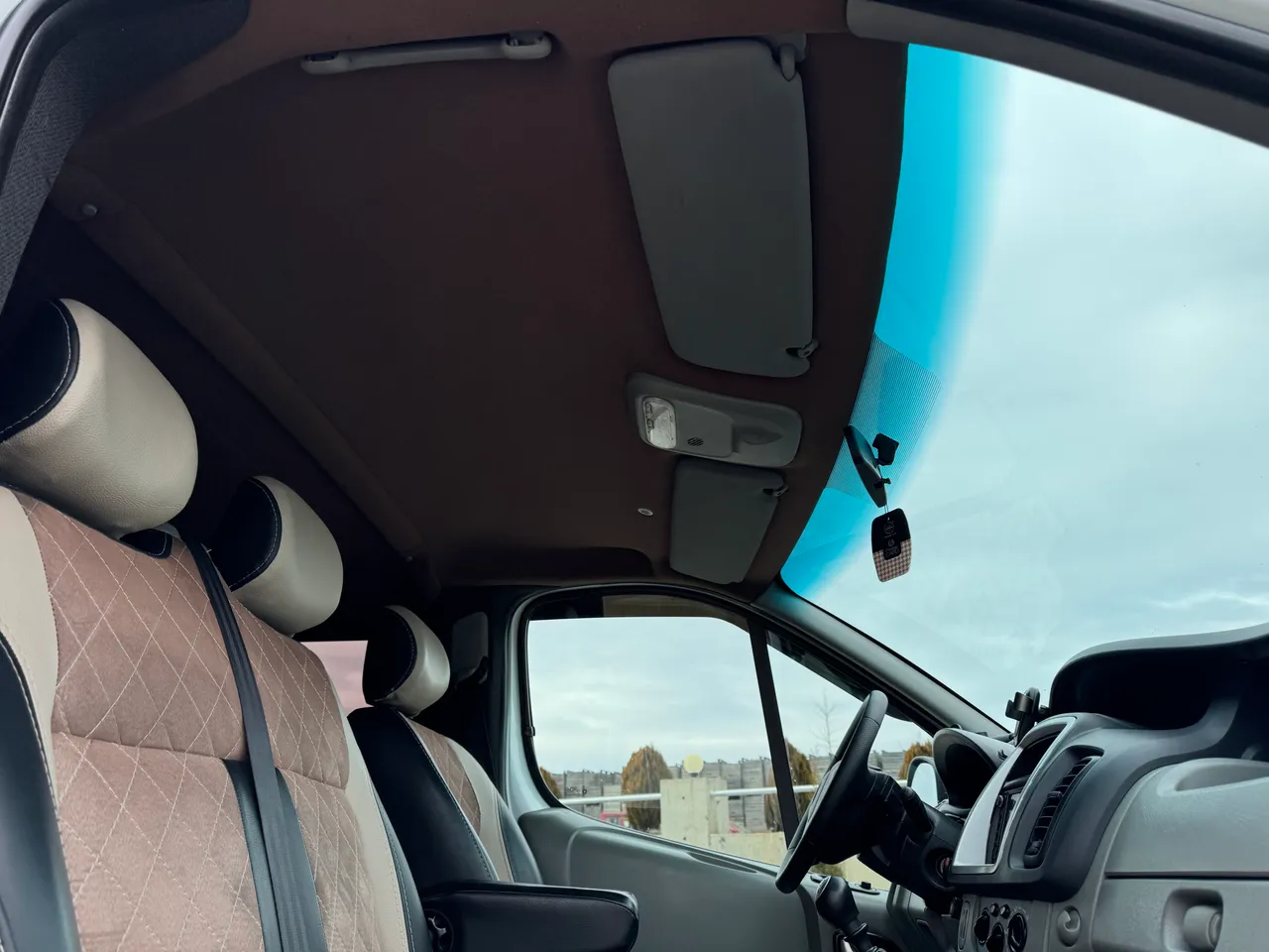 Opel Vivaro - фото 34