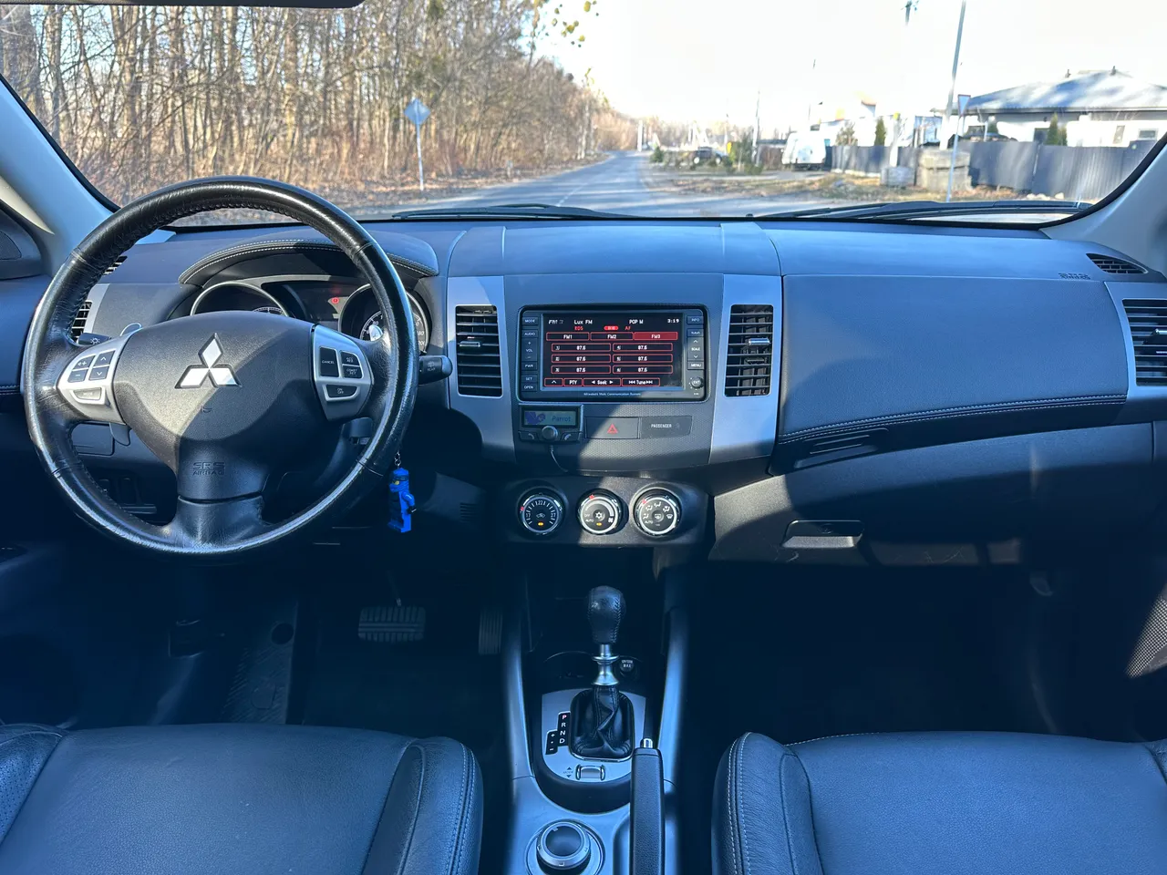 Mitsubishi Outlander - фото 15