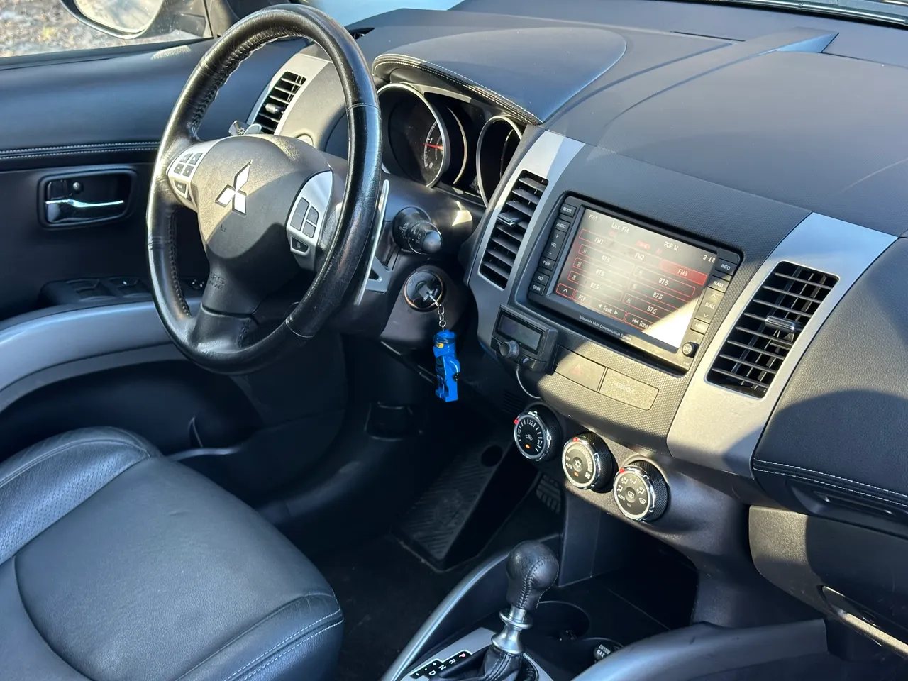 Mitsubishi Outlander - фото 8