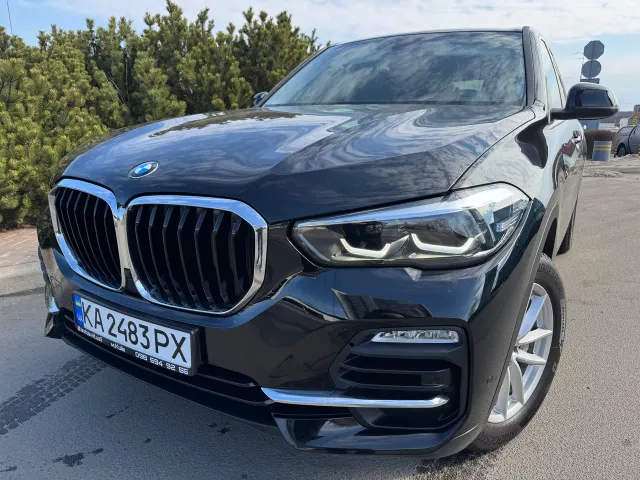 BMW X5 - фото 1