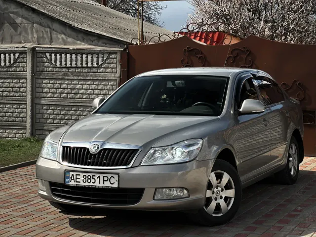Skoda Octavia - фото 1