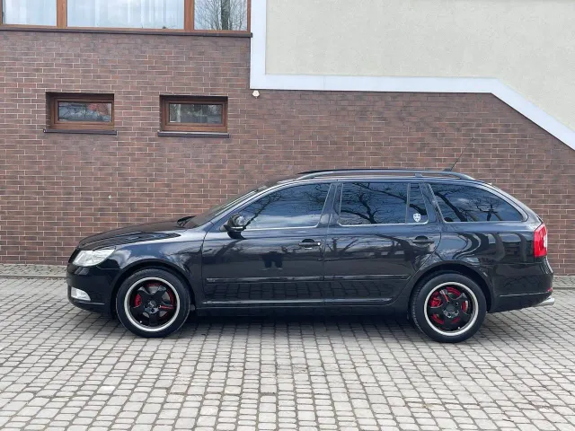 Skoda Octavia - фото 1
