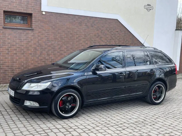 Skoda Octavia - фото 3