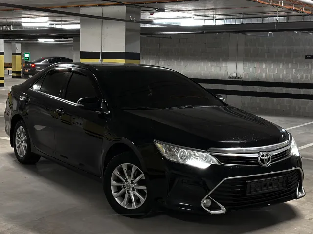 Toyota Camry - фото 2