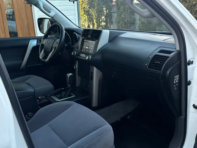 Toyota Land Cruiser Prado - фото 3