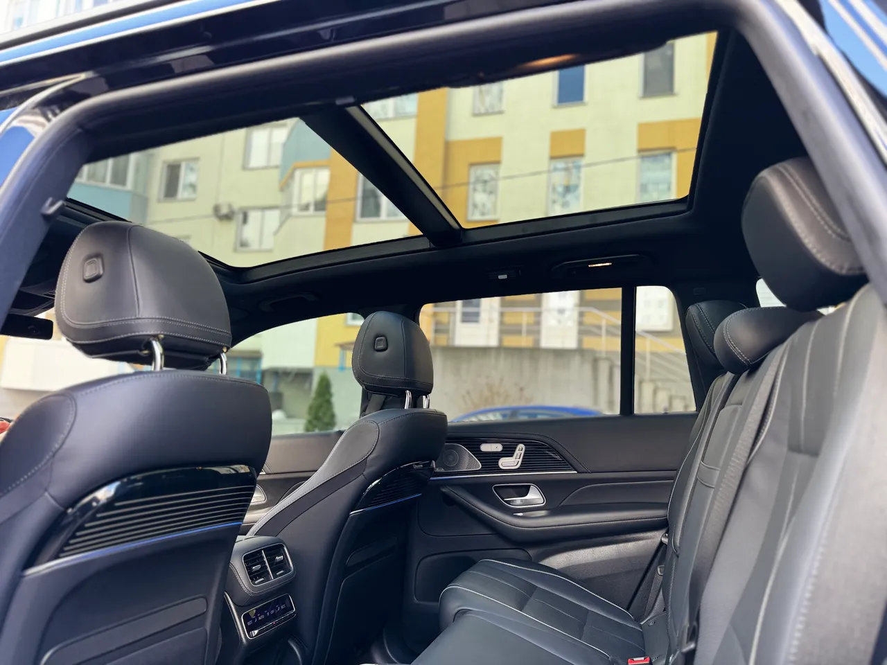 Mercedes-Benz GLS - фото 16