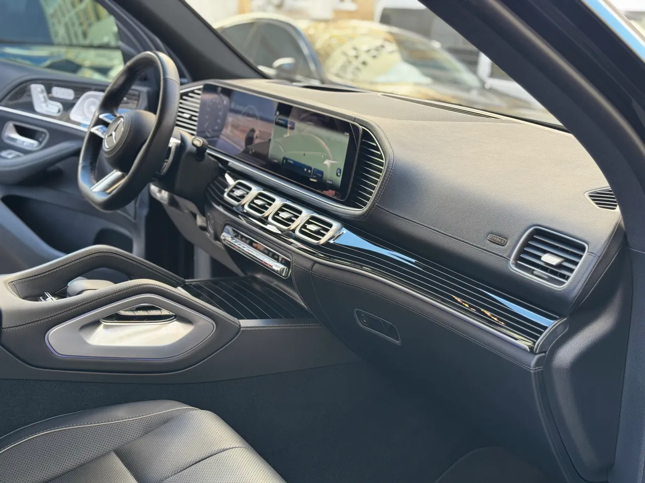 Mercedes-Benz GLS - фото 9