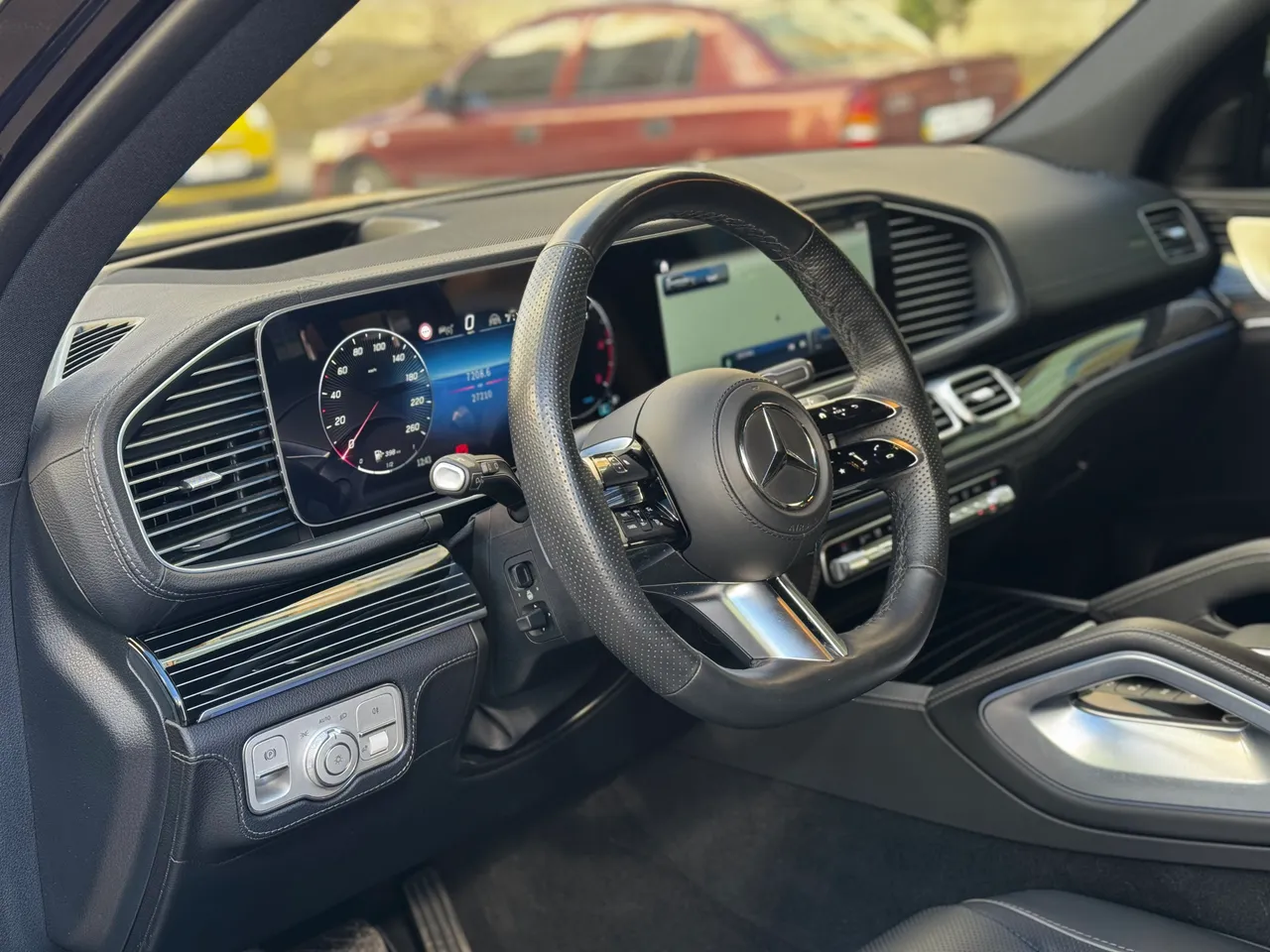 Mercedes-Benz GLS - фото 7