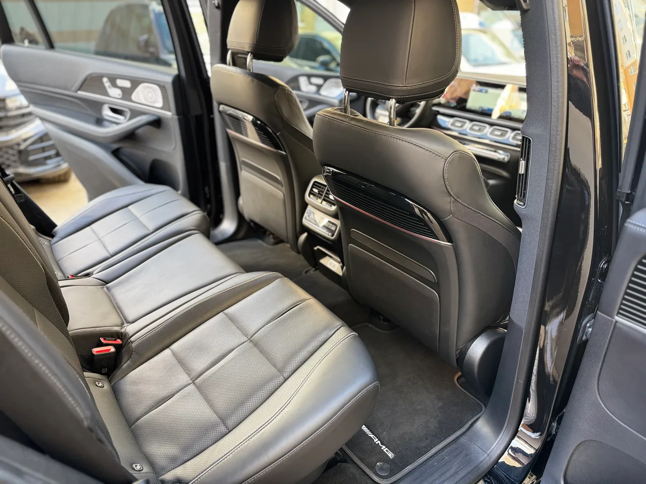 Mercedes-Benz GLS - фото 12