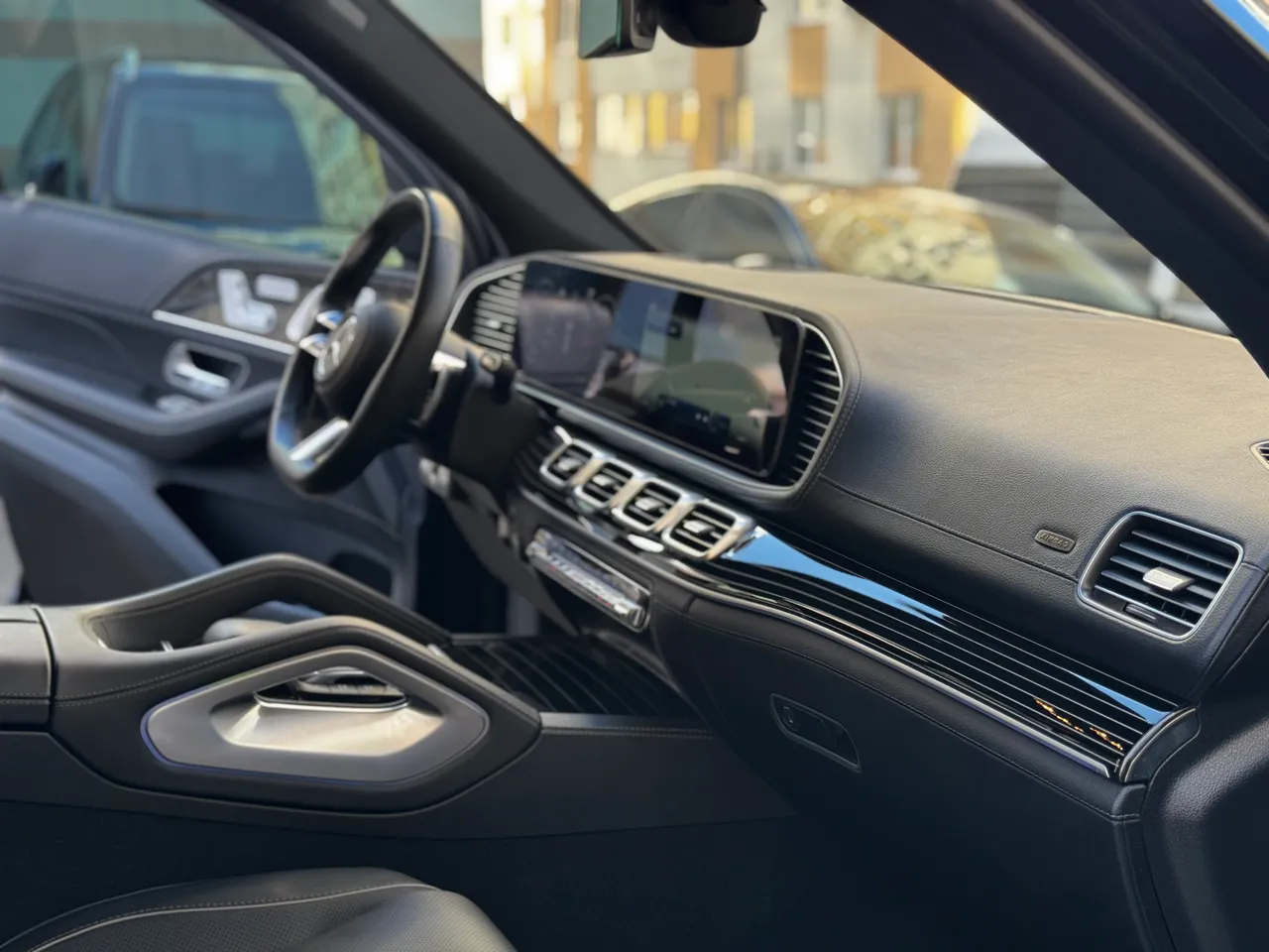 Mercedes-Benz GLS - фото 10