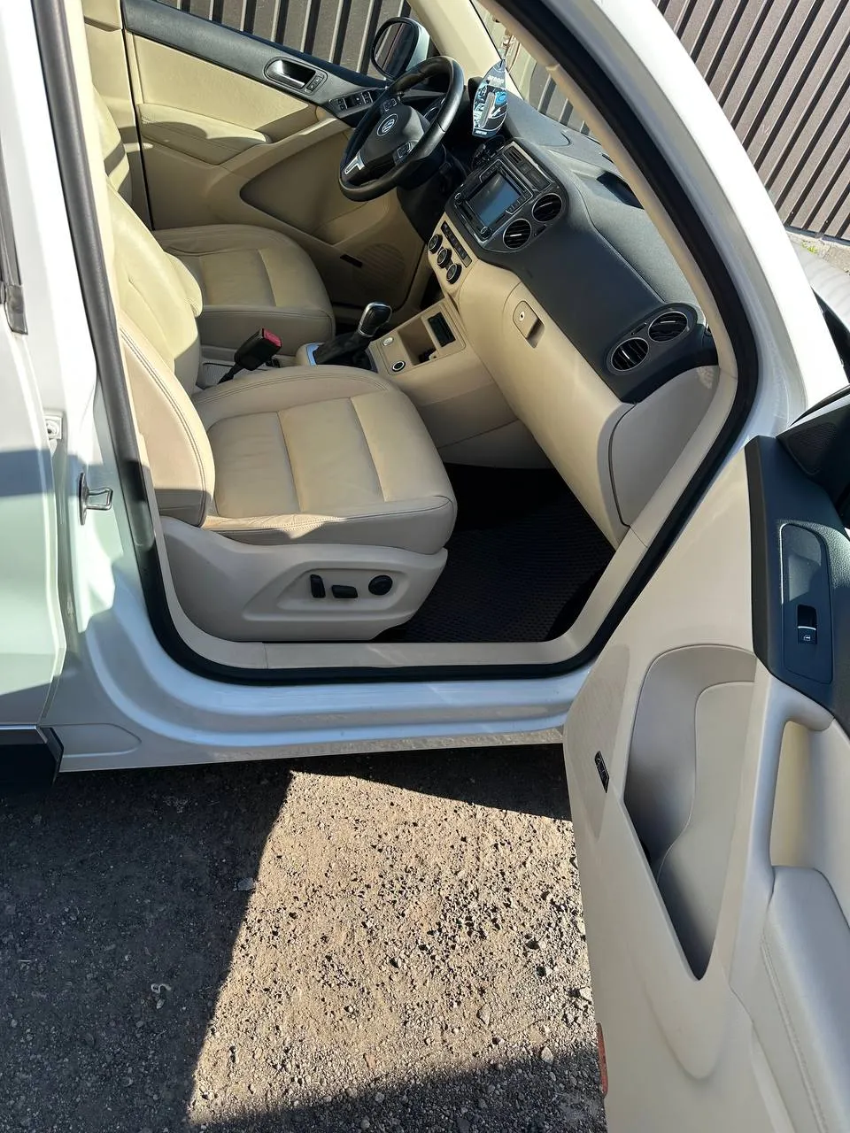 Volkswagen Tiguan - фото 14