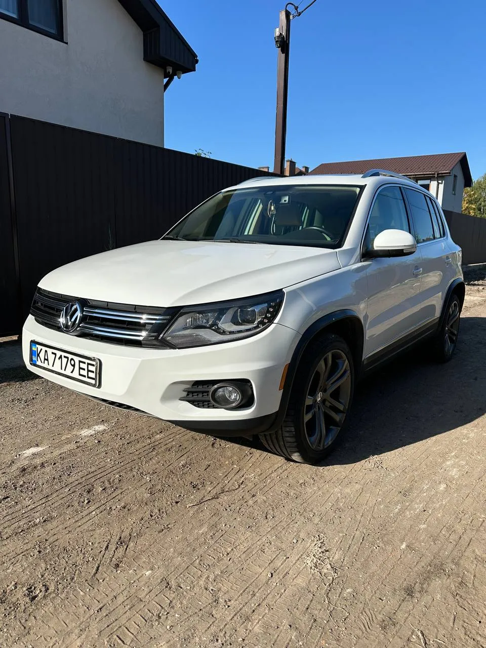 Volkswagen Tiguan - фото 1