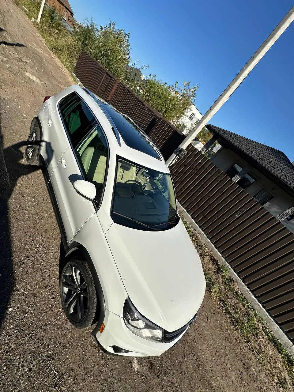 Volkswagen Tiguan - фото 2