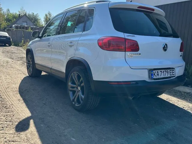 Volkswagen Tiguan - фото 4