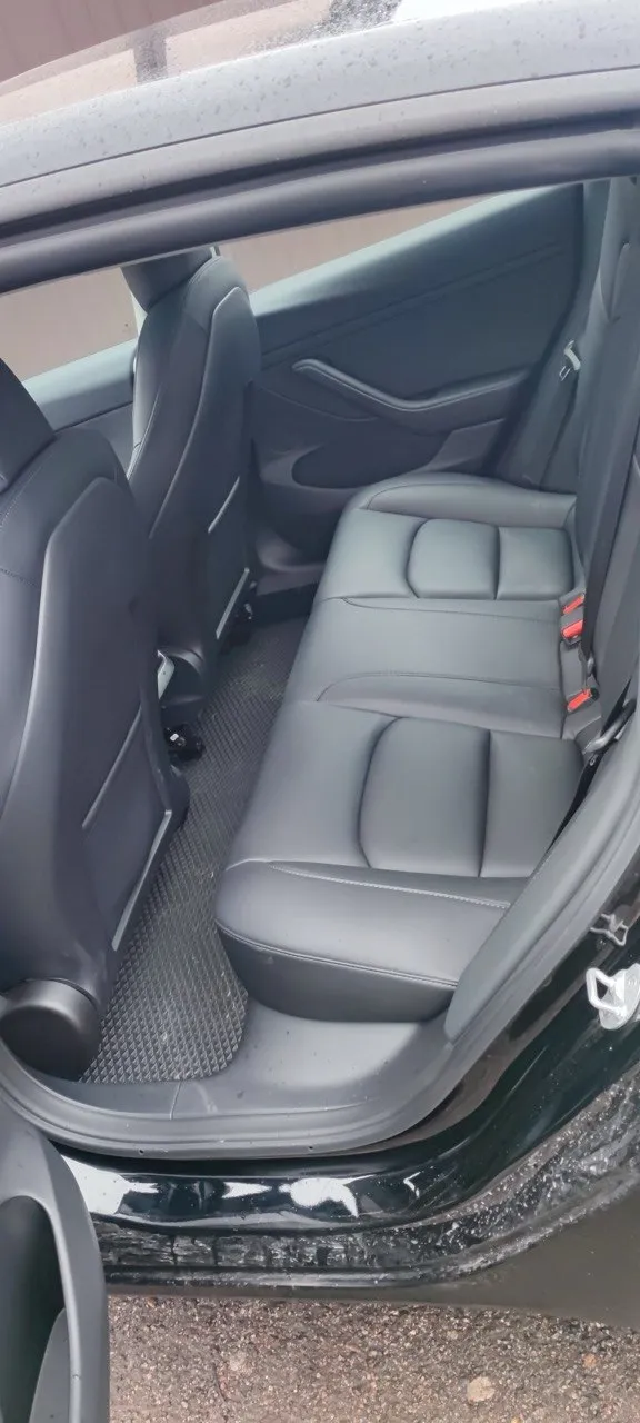 Tesla Model 3 - фото 18
