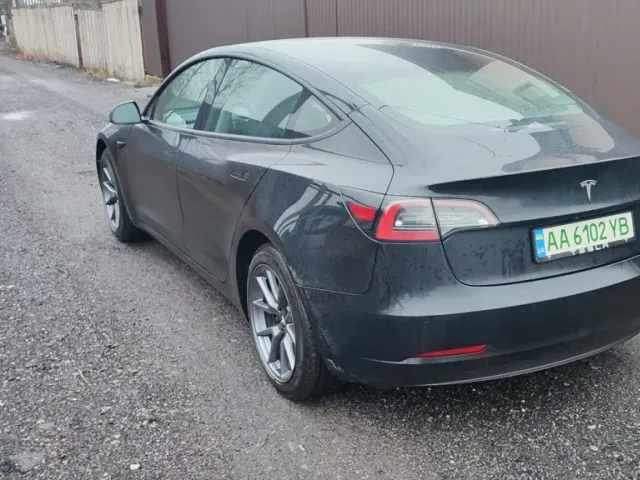 Tesla Model 3 - фото 4