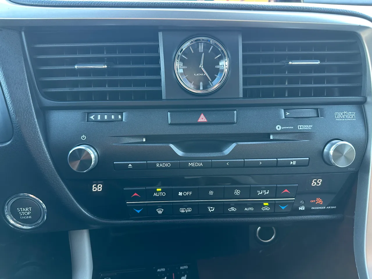 Lexus RX - фото 24