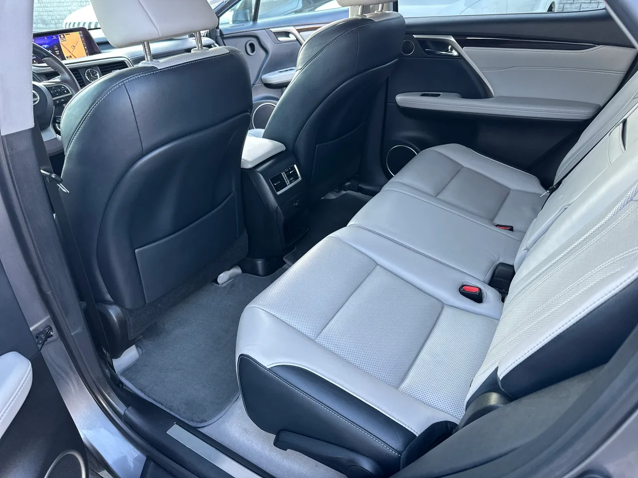 Lexus RX - фото 10