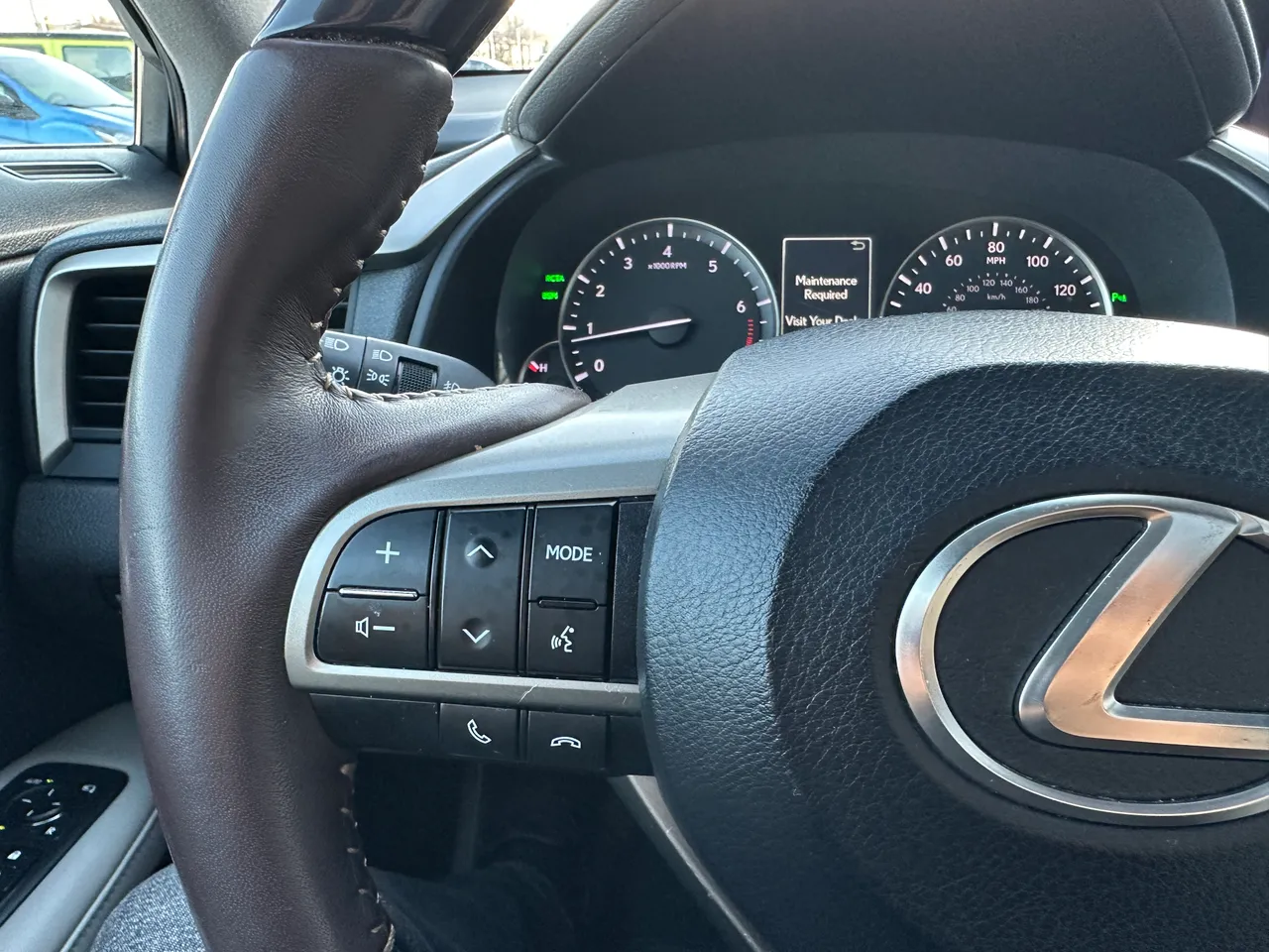 Lexus RX - фото 21