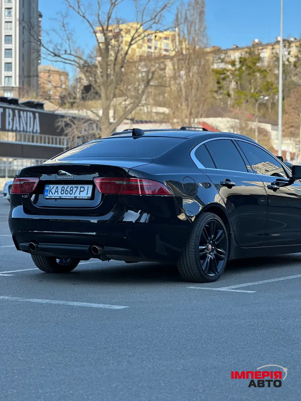 Jaguar XE - фото 7