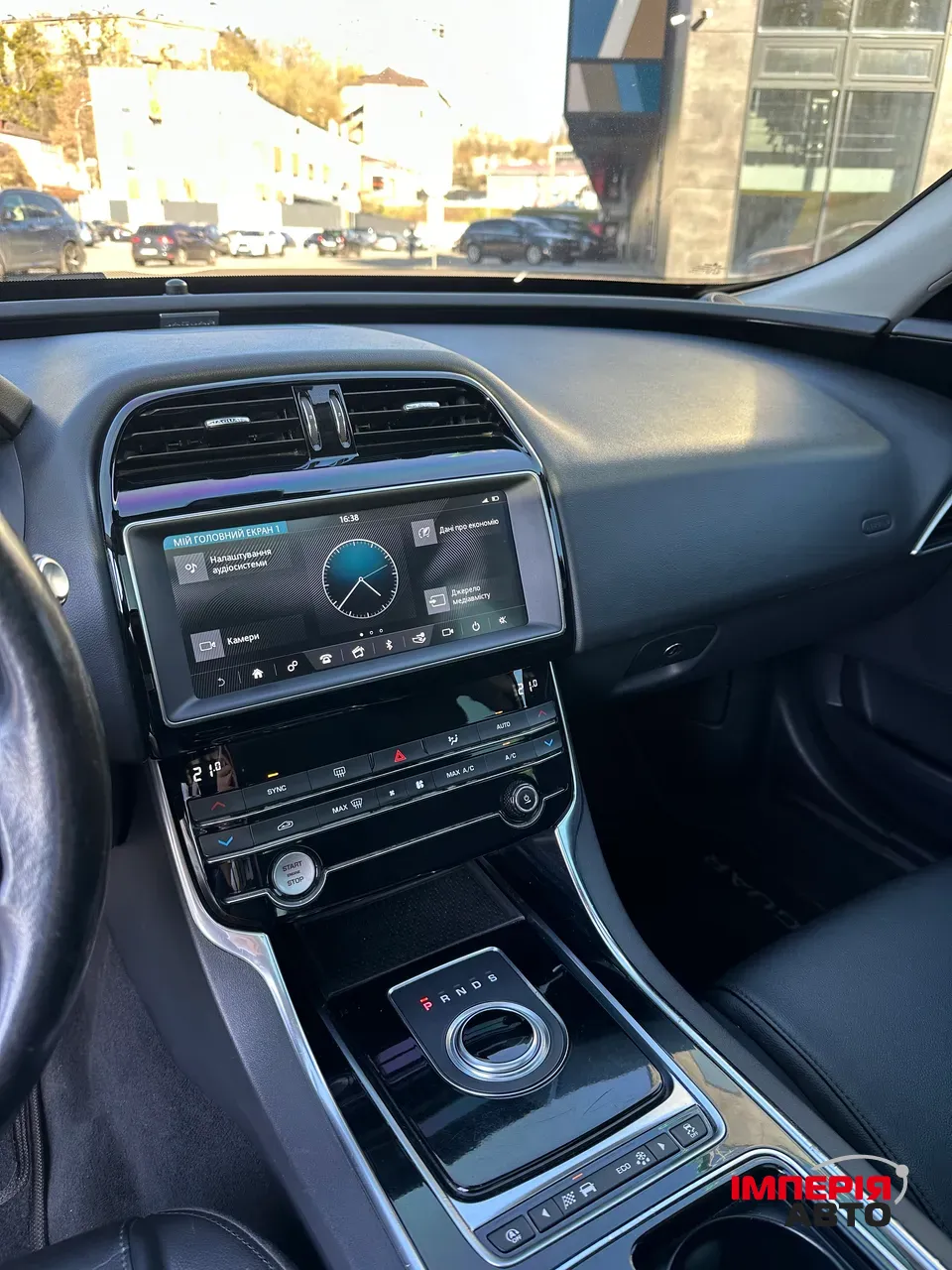 Jaguar XE - фото 15
