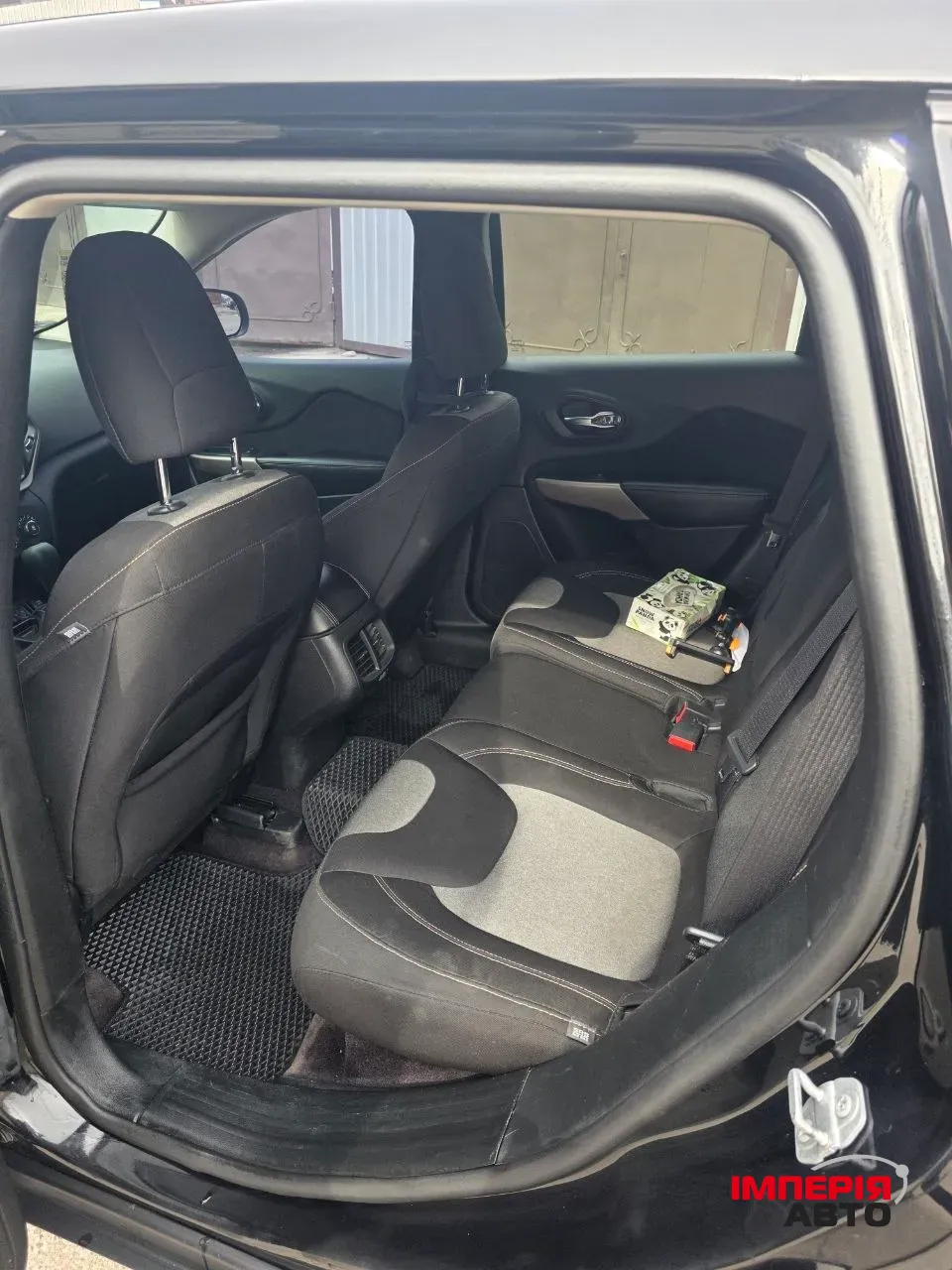 Jeep Cherokee - фото 8