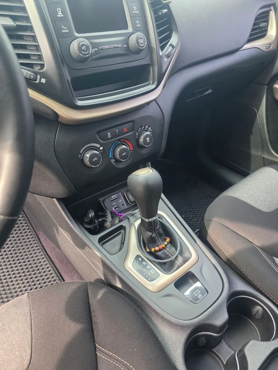 Jeep Cherokee - фото 5