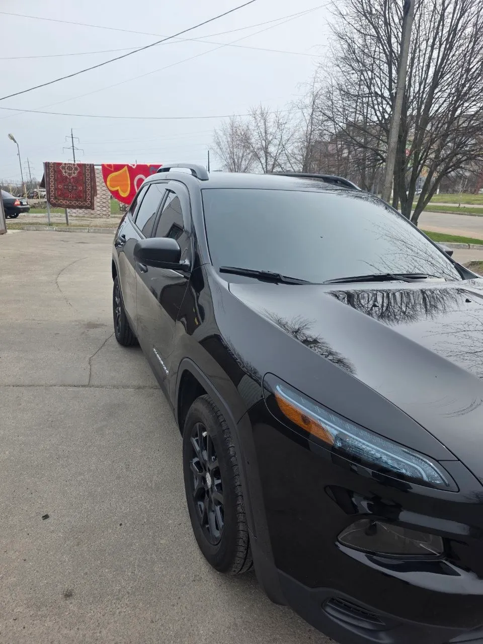 Jeep Cherokee - фото 1