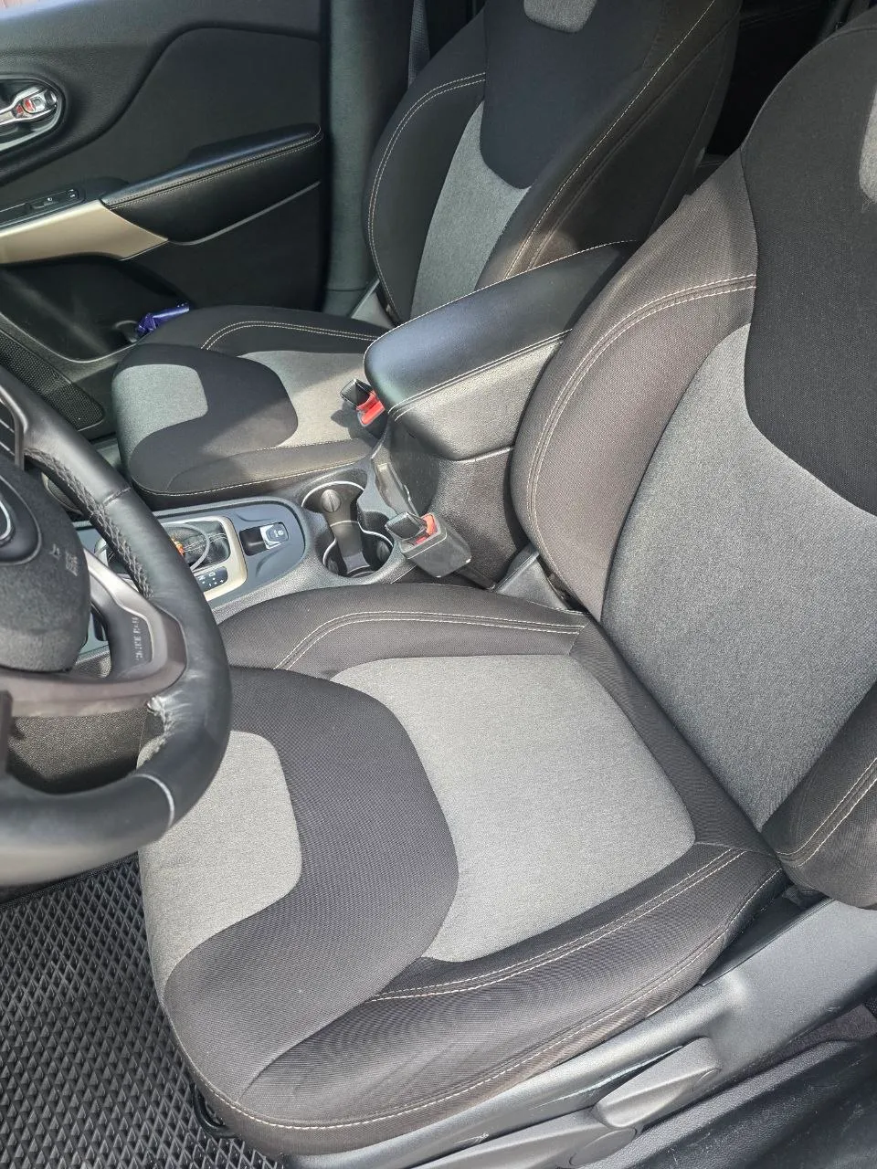 Jeep Cherokee - фото 4