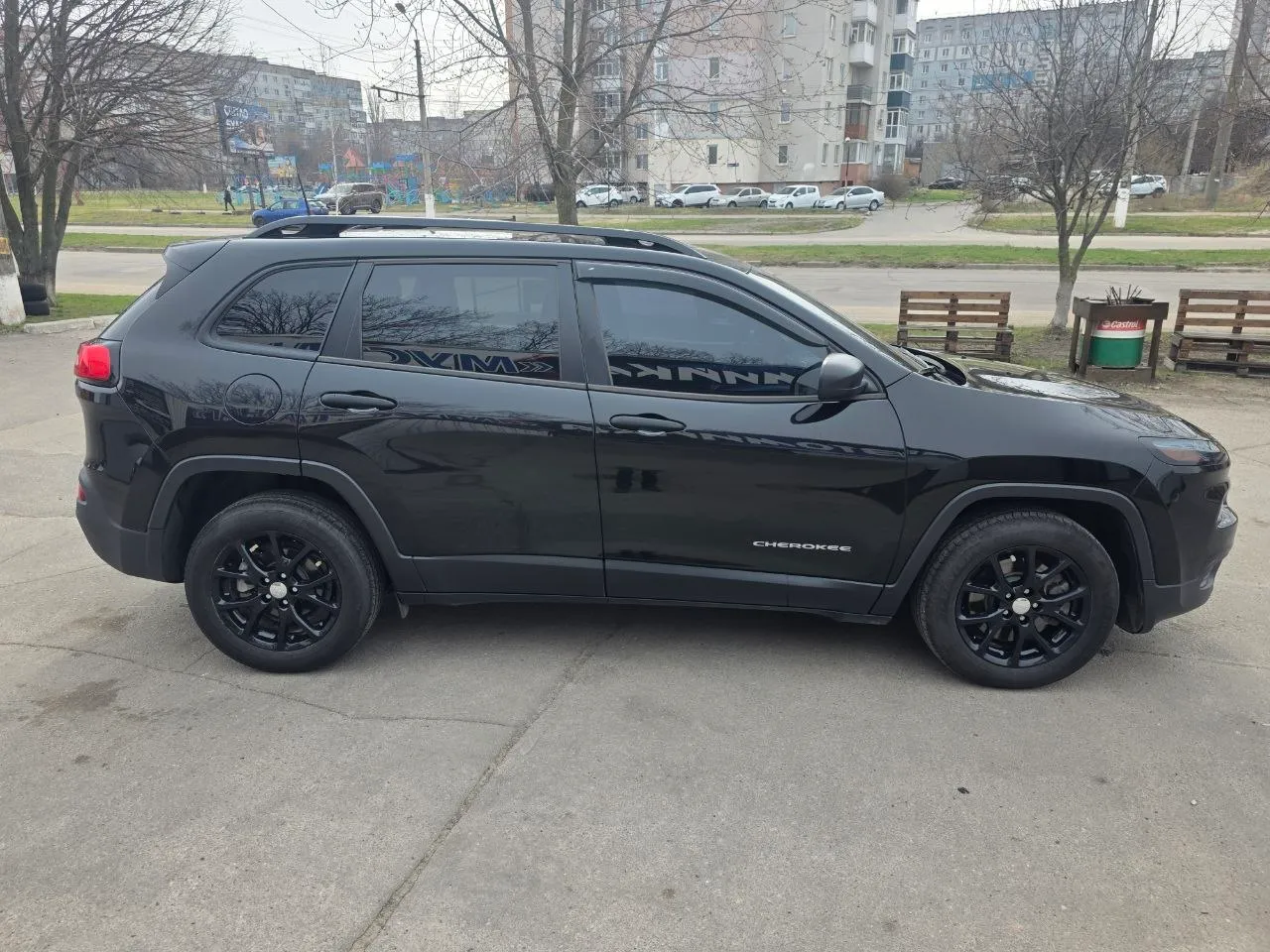 Jeep Cherokee - фото 12