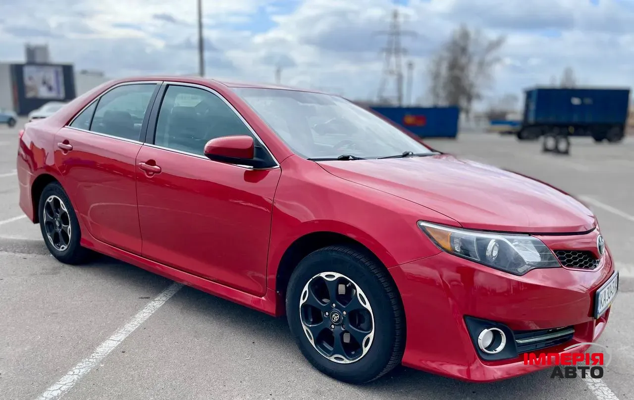 Toyota Camry - фото 4