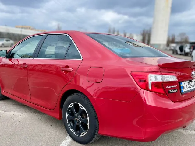 Toyota Camry - фото 3