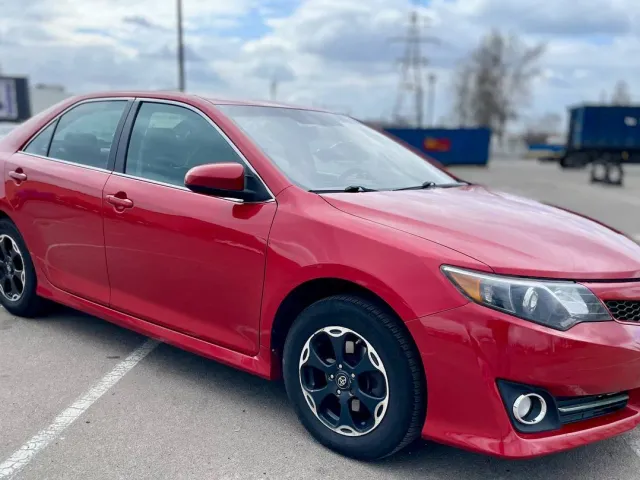 Toyota Camry - фото 4