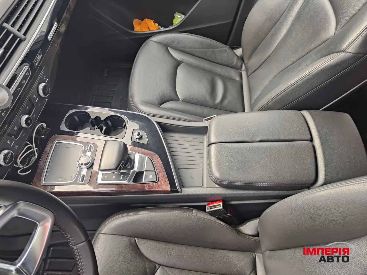 Audi Q7 - фото 8