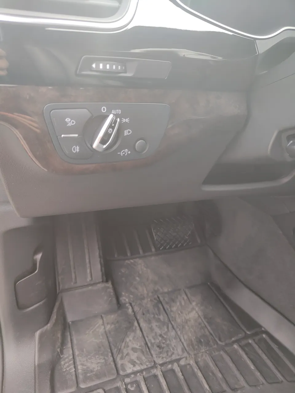 Audi Q7 - фото 11